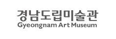 庆南道立美术馆 韩英文组合徽标 徽标