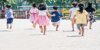앞서가는 인성교육 '맨발걷기' … 진주정촌초등학교