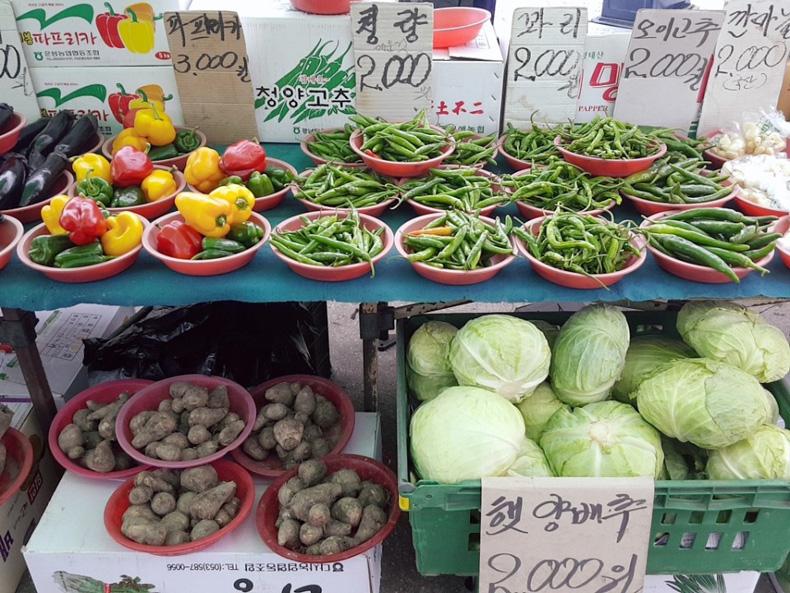 야채나 채소도 저렴한 가격에 구매 가능합니다. 