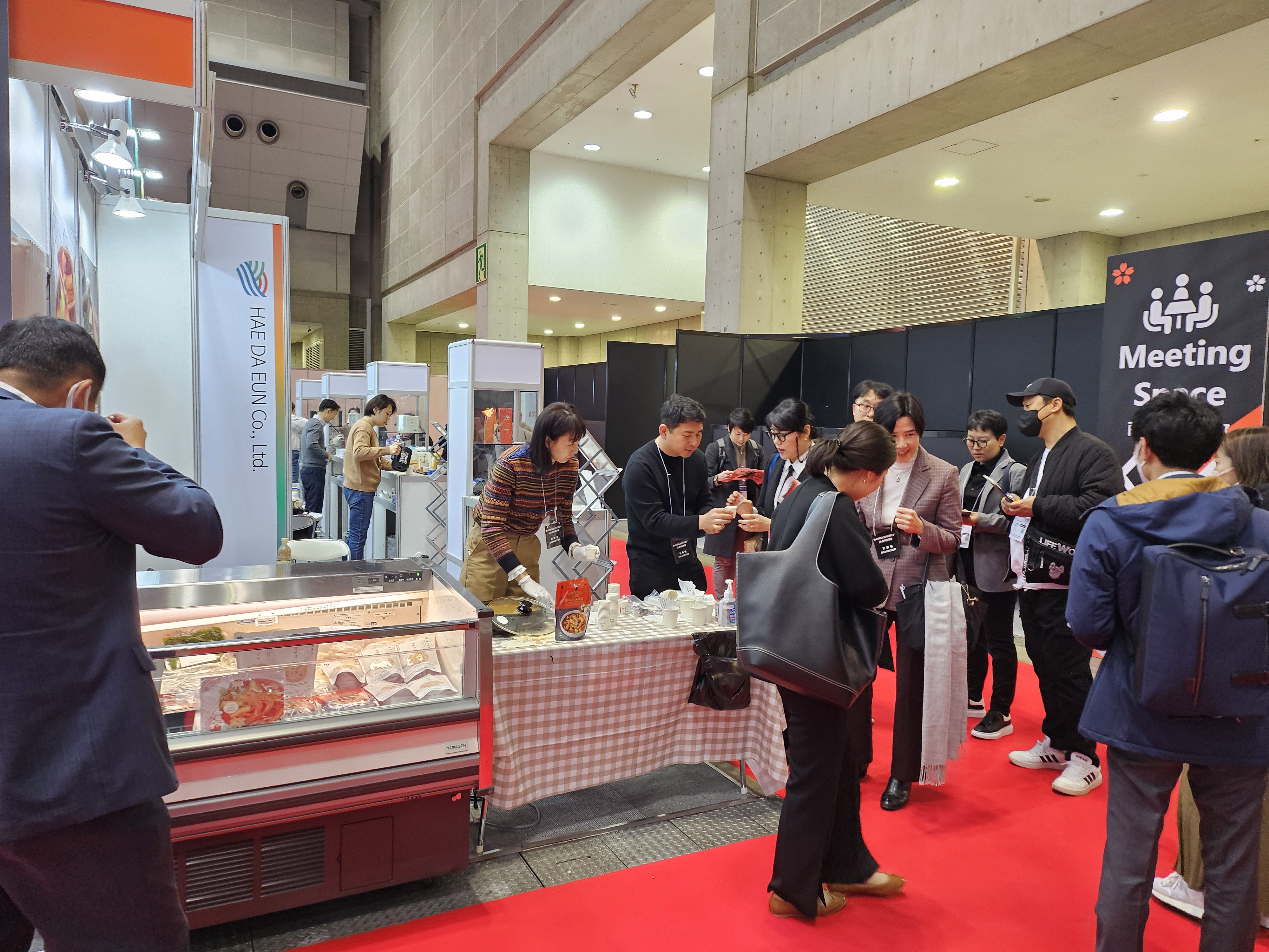 在日本东京国际食品博览会上，庆尚南道的K-水产食品人气火爆！의 파일 이미지